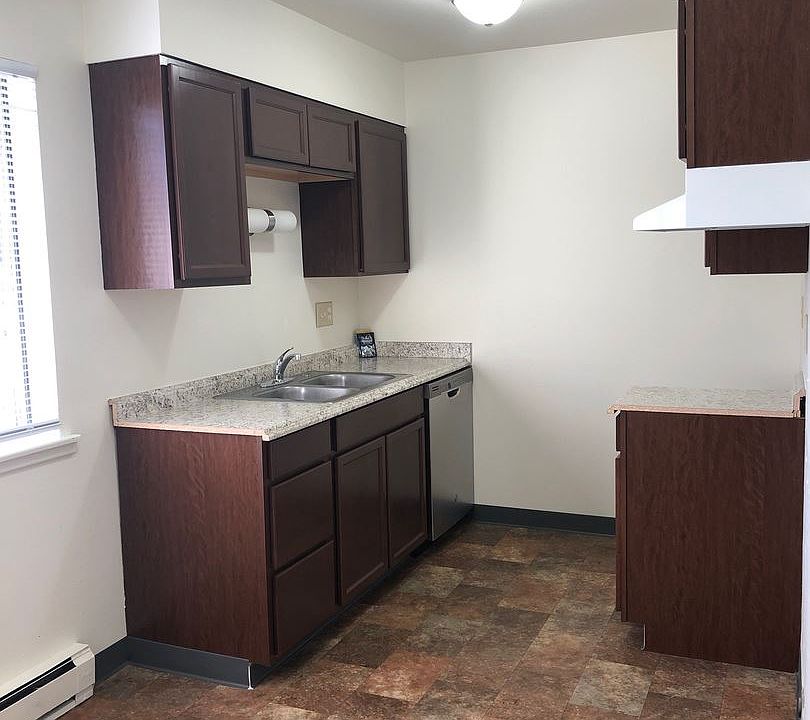 1st image of 510 27th St SE APT 4