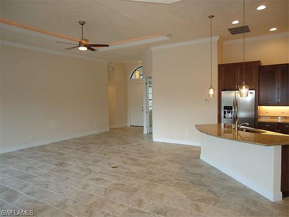 5th image of 706 NW 38th Pl