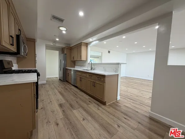 22341 Burton St, Canoga Park, CA 91304