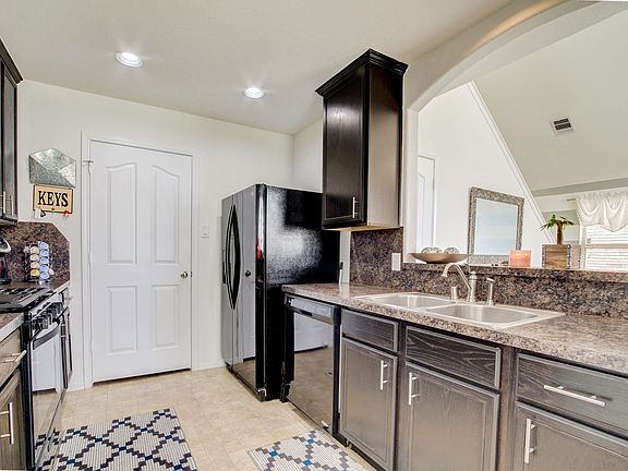 3rd image of 14843 Swansea Harbor Ln