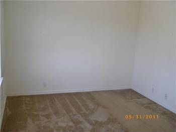 3rd image of 4798 Auburn Dr