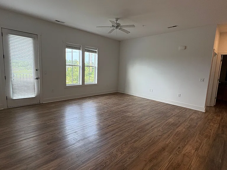 MV Flats @ Riverlights — Photo 22