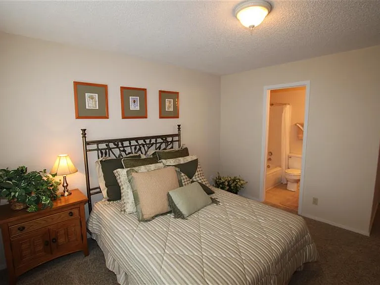 The Ethans Apartments — Photo 35