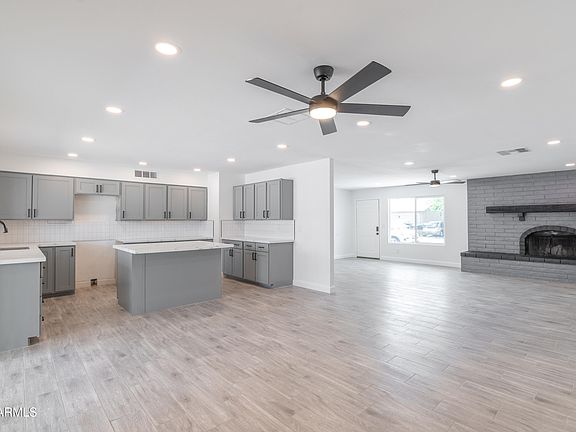 5th image of 6924 W BEATRICE Street