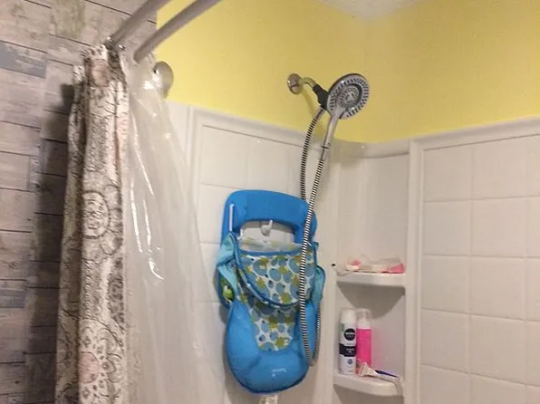 115 Sprinkle Ave, Marion, VA 24354