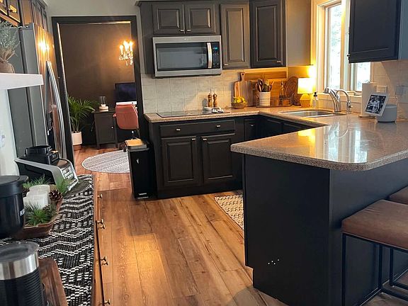 4th image of 1010 Foothills Cir