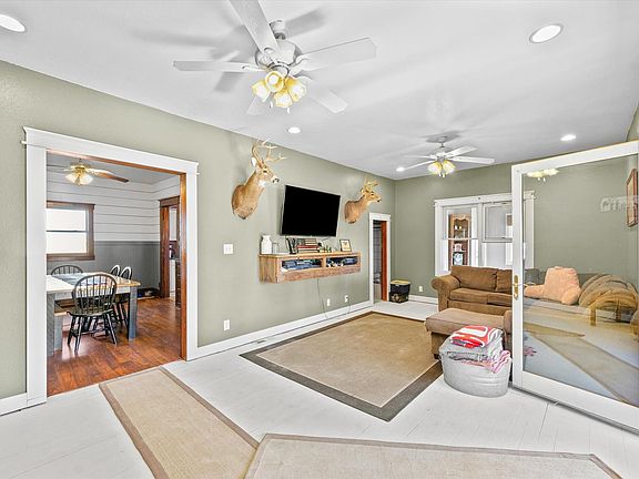 3rd image of 422 E 600 North Rd