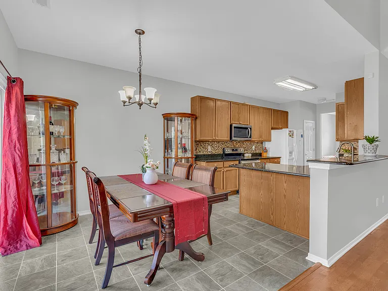406 Treybrooke Dr — Photo 18