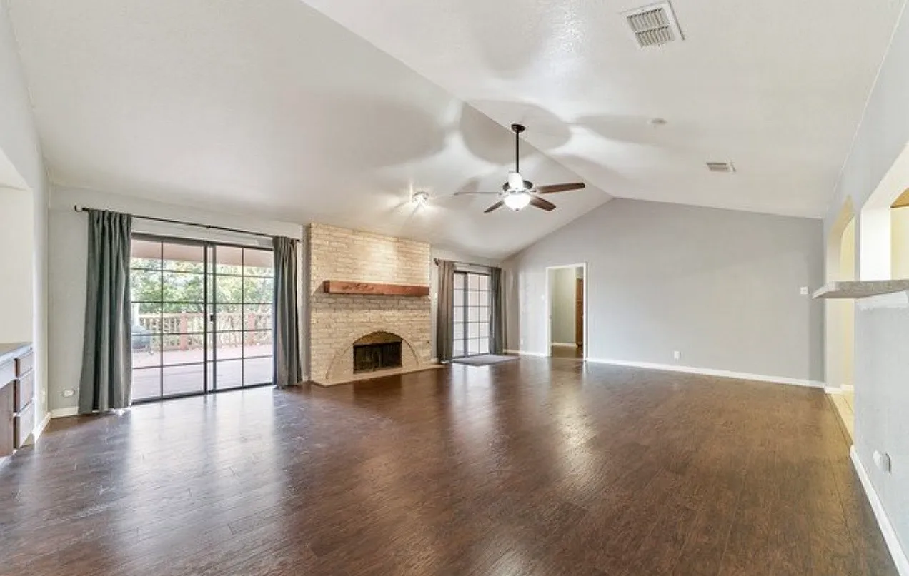 4 bed, 2170 sqft, $1,895 — Photo 4