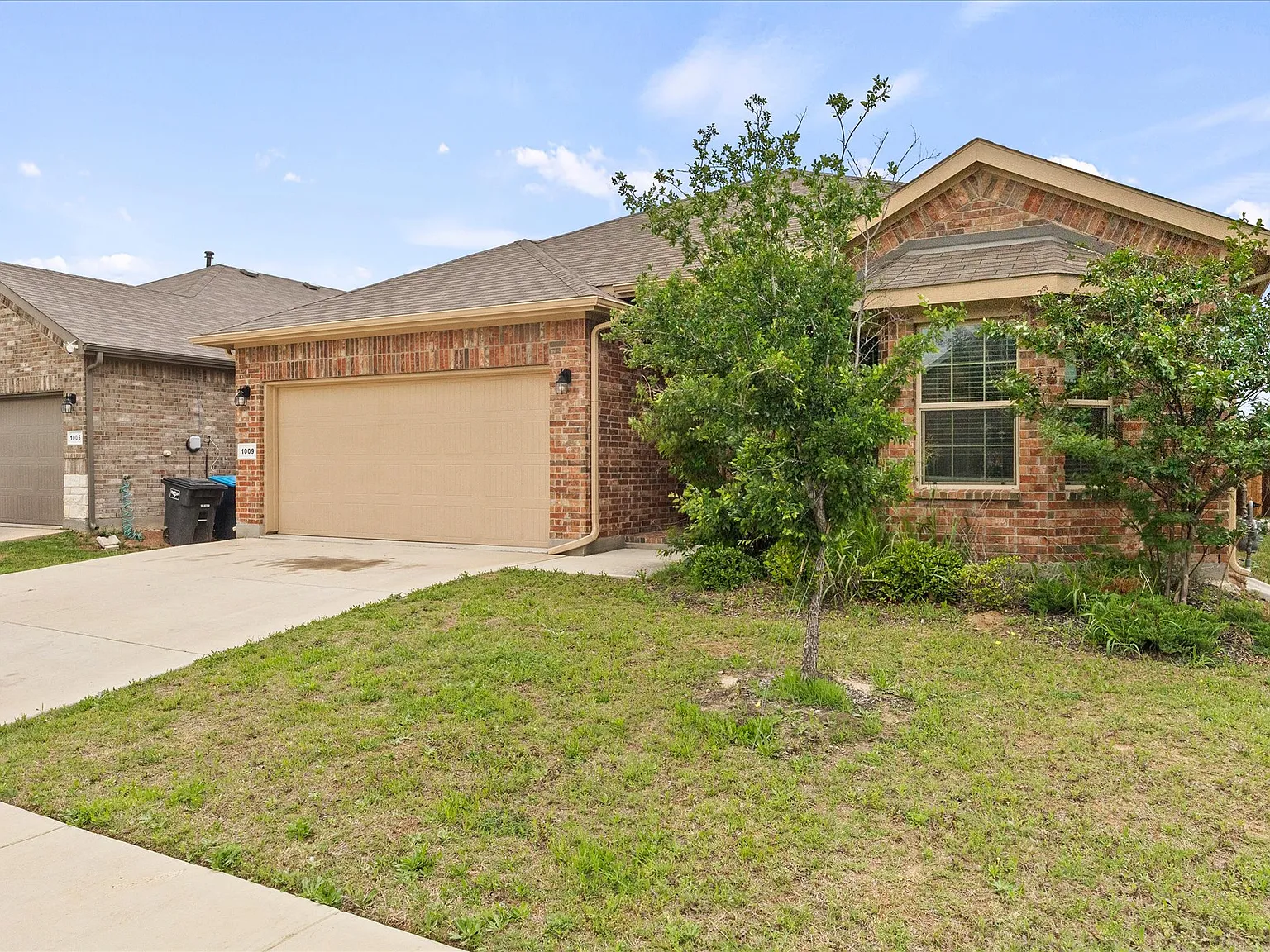 4 bed, 2105 sqft, $2,450 — Photo 1
