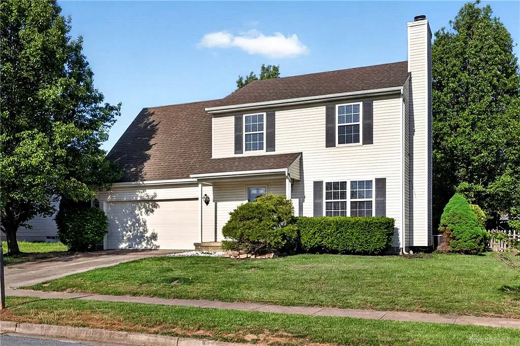 4 bed, 2.5 bath, 1624 sqft, $2,200 — Photo 2