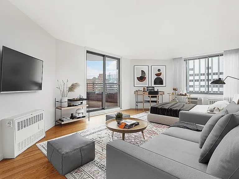 500 2nd Ave #8E — Photo 1