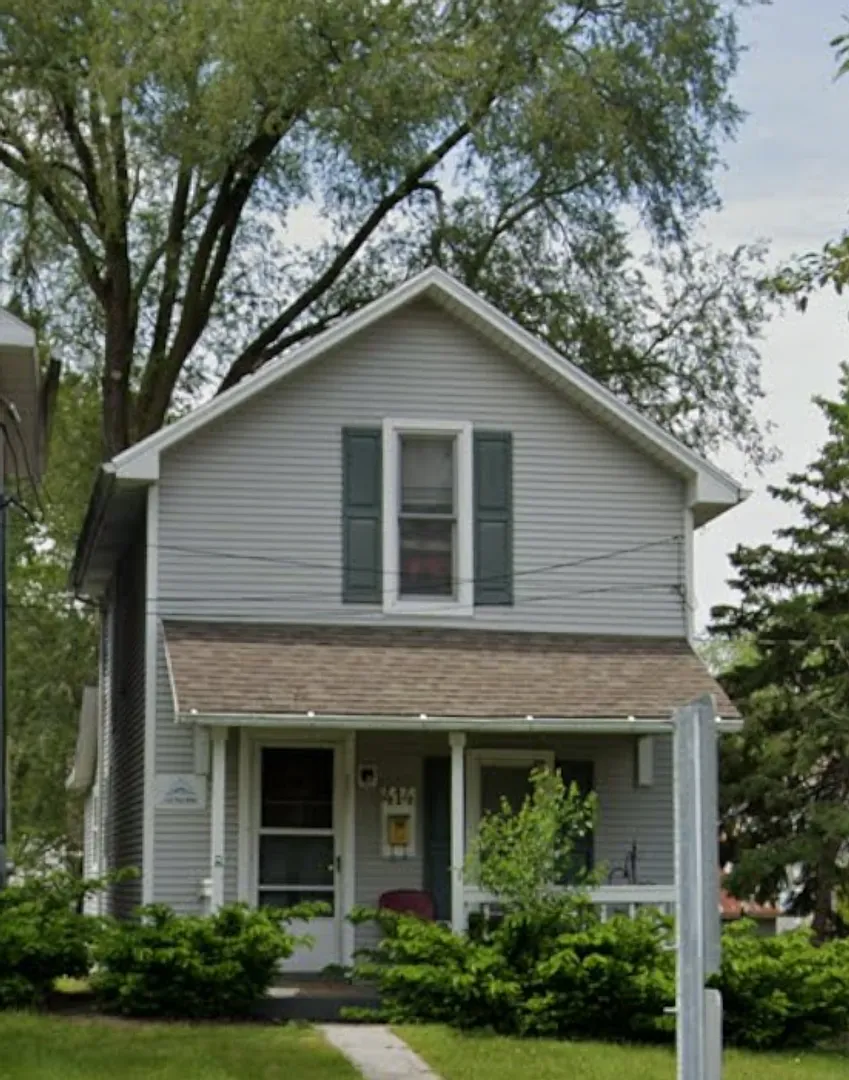 414 S. Summit — Photo 1