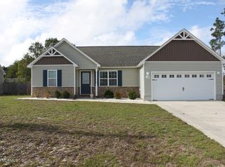 138 Rosemary Ave, Hubert, NC 28539