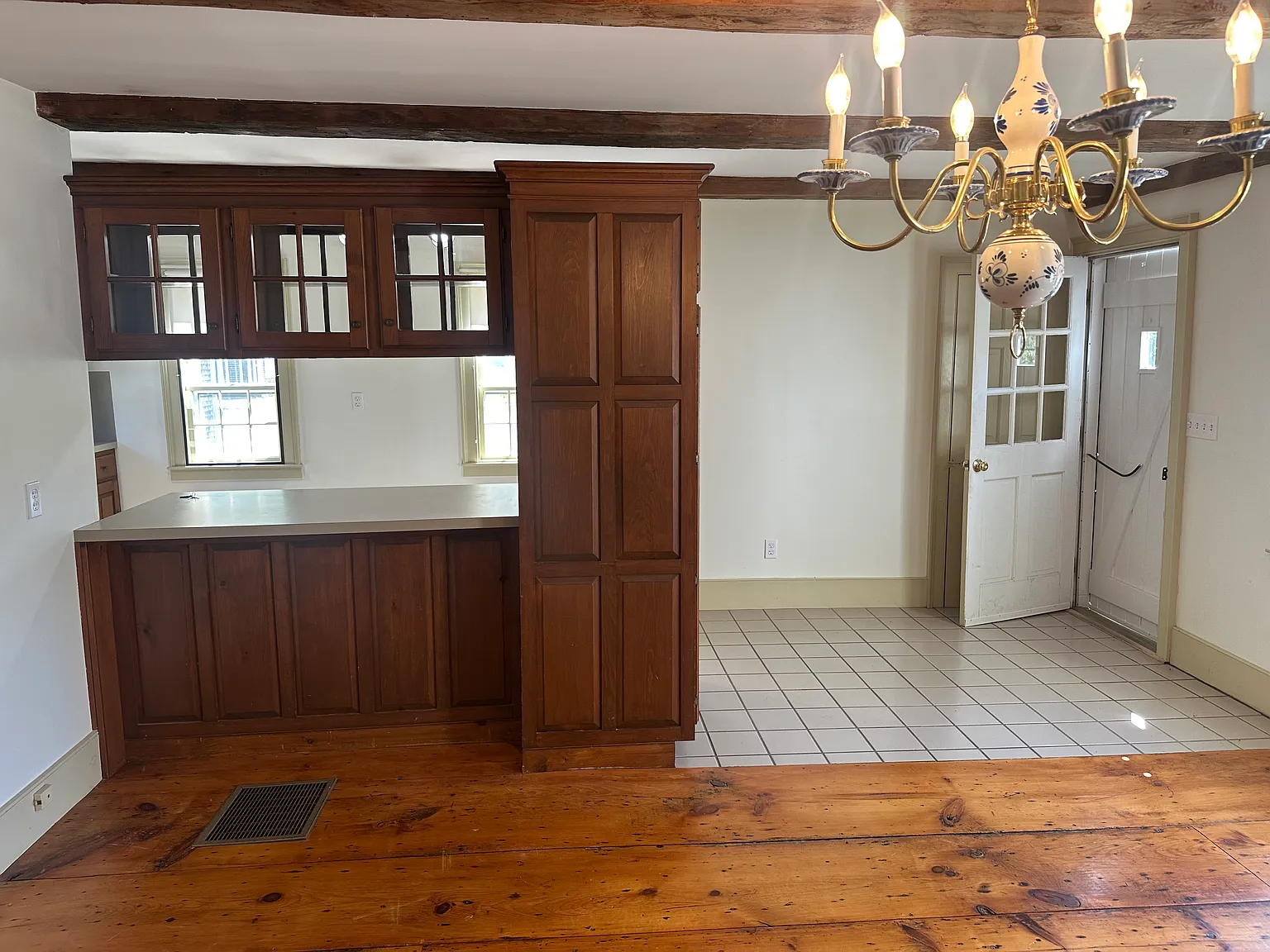 2 bed, 2000 sqft, $2,500 — Photo 2