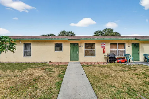 4817 Serafica Dr Photo 1