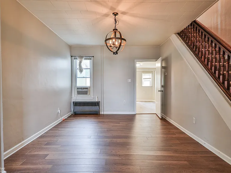 805 Main St — Photo 16
