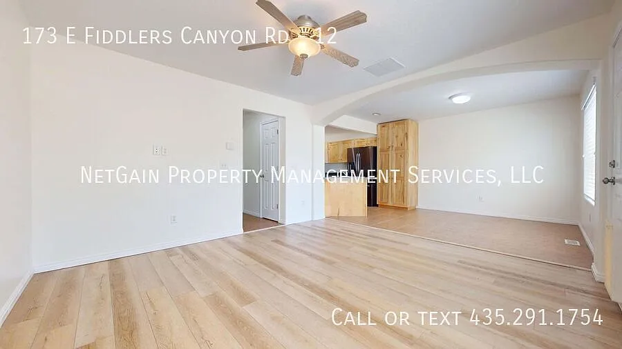 4 bedroom Stonegate Townhome — Photo 2