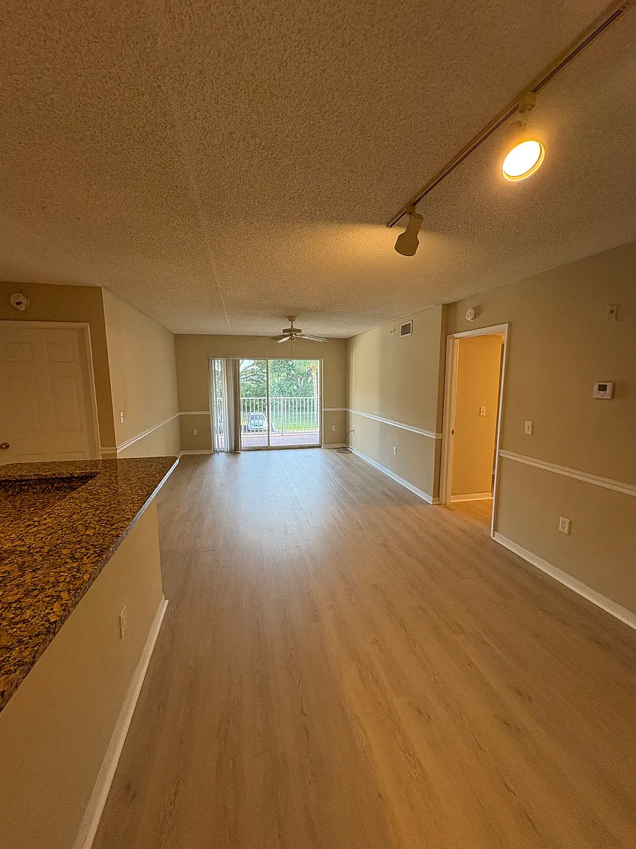 Building Photo - 1590 S 42nd Cir #209