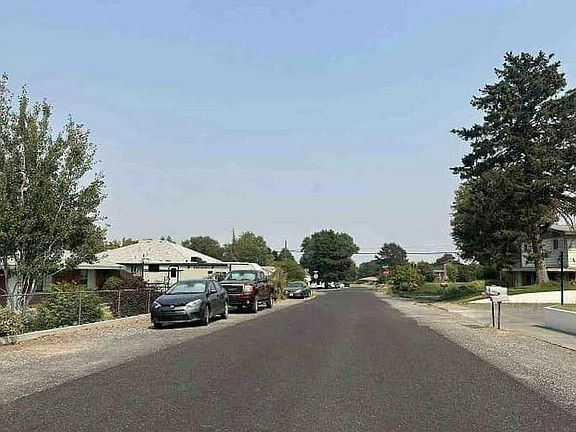 5th image of 1804 W 12th Ave