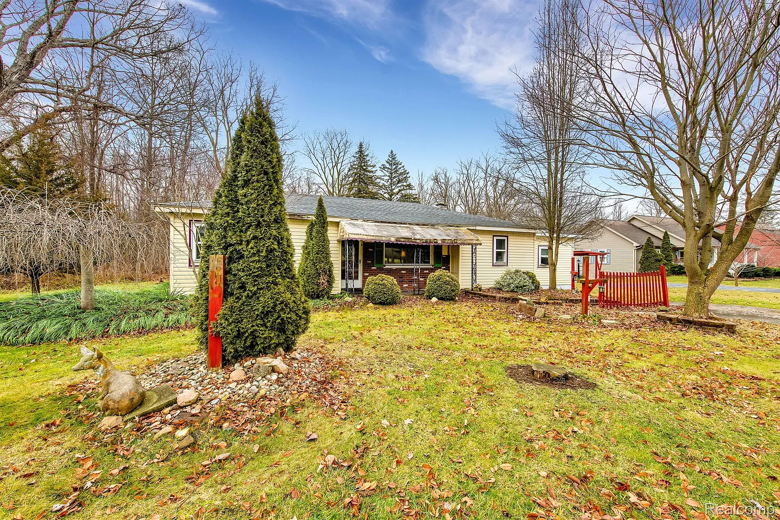 16395 S Huron River Dr photo 1