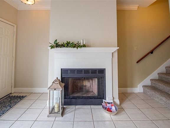 4th image of 618 N Wilcrest Dr