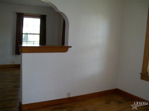 4th image of 308 E Broad St