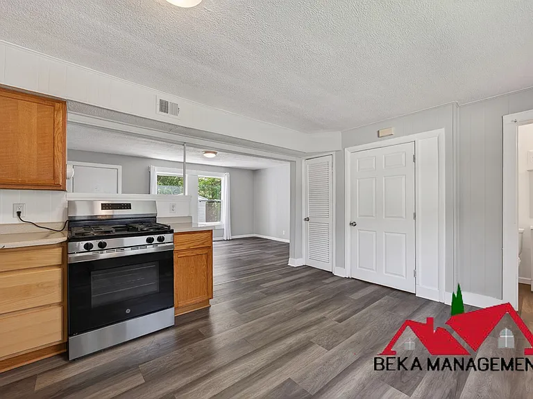 2264 Delton Ct — Photo 20