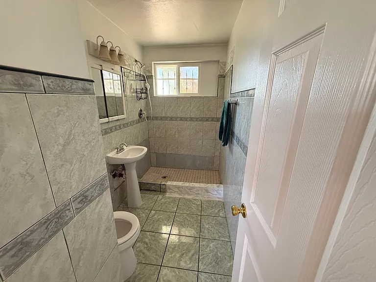 5012 Royal Dr — Photo 11