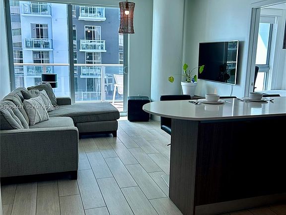 4th image of 1600 SW 1st Ave APT 812