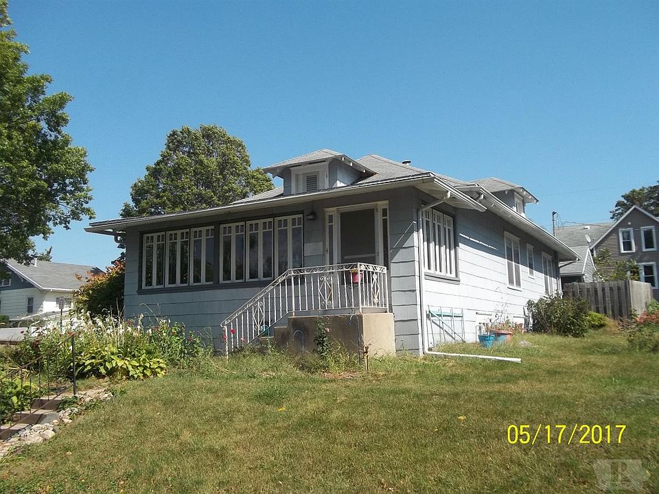 1st image of 211 N 8th St