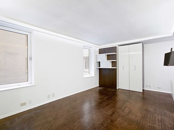 4th image of 106 Central Park
