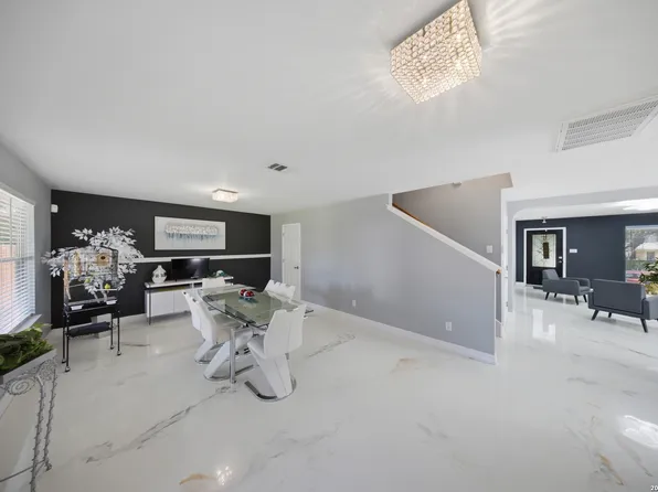 9007 Lilac Hl, Universal City, TX 78148