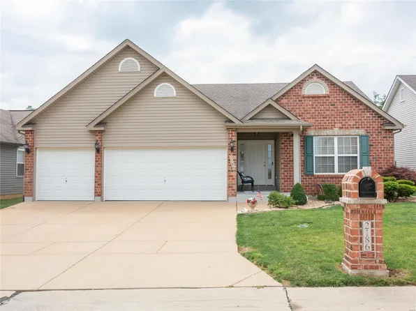 2186 Warwick Castle Dr, Imperial, MO 63052
