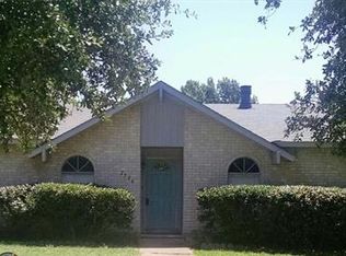 2936 Rolling Hills Dr, Carrollton, TX 75007