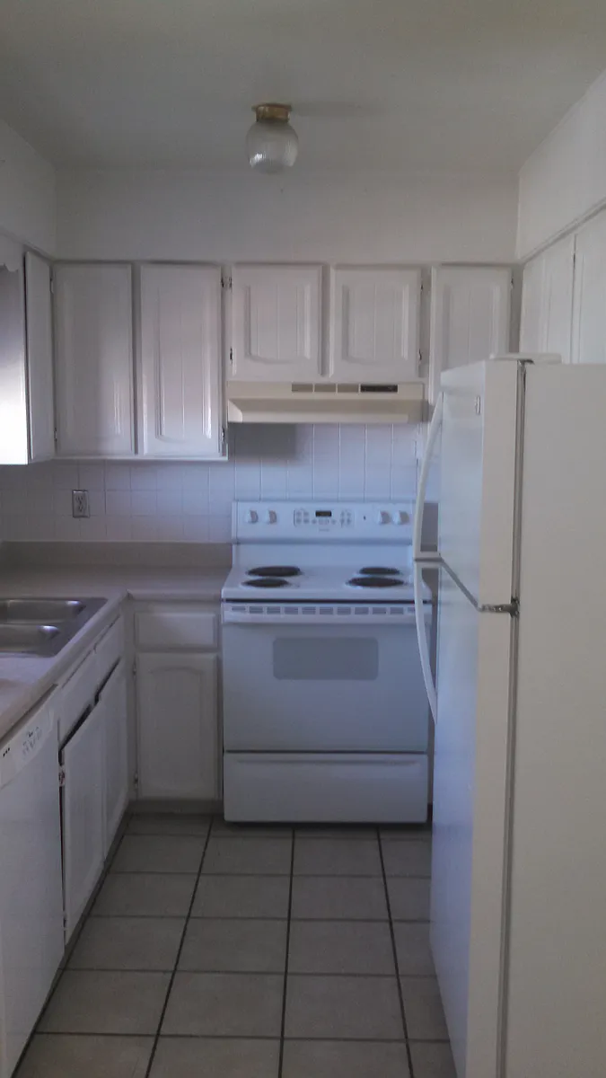 Building Photo - 670 Voiles Pl