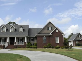 60 Damaris Dr, Albertville, AL 35950