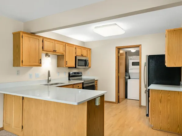 15264 Lesley Ln, Eden Prairie, MN 55346