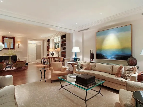 830 Park Avenue 1A image 2 of 11