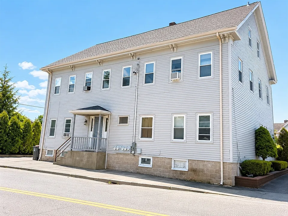 12 W High St #1E