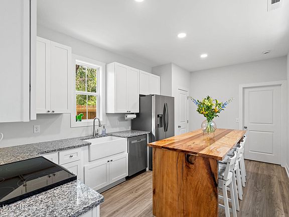 5th image of 1309 Marsdon Avenue