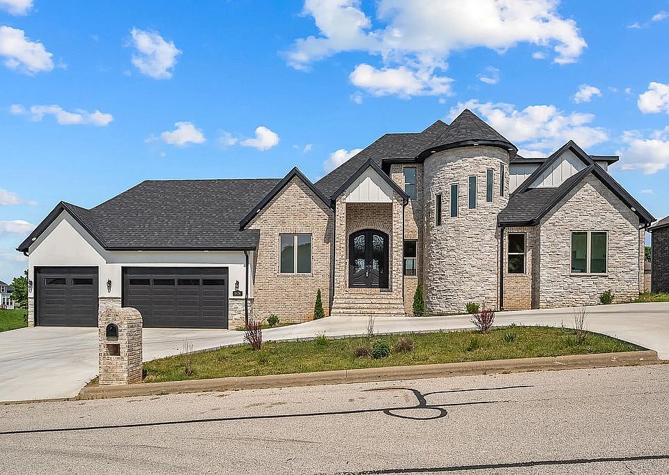2nd image of 1926 N Tuscany Ln