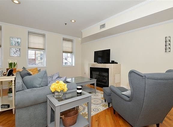 4th image of 317 Monroe St APT 2