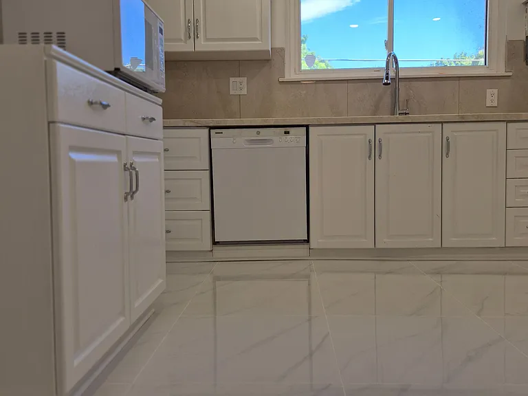 70 Southdale Dr — Photo 10
