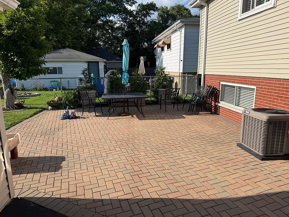 2nd image of 1654 Illinois St