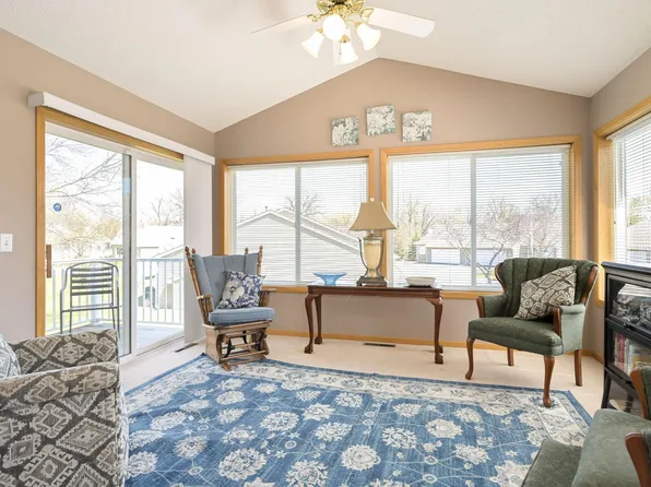1439 Eagle Dr, Waconia, MN 55387