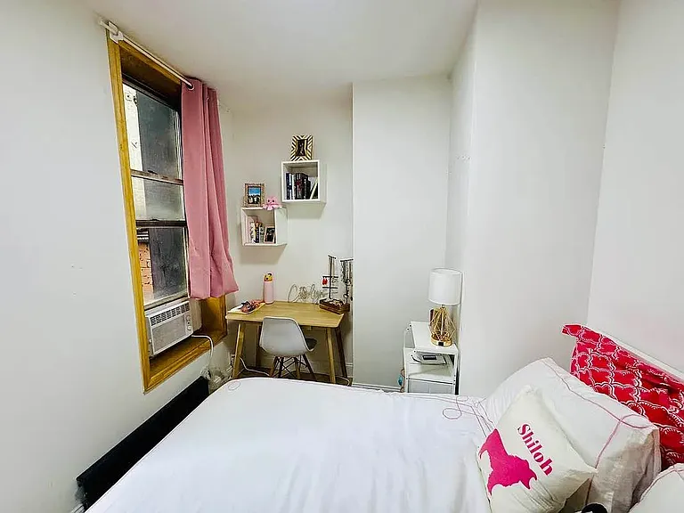 13 Saint Marks Pl #3R — Photo 2