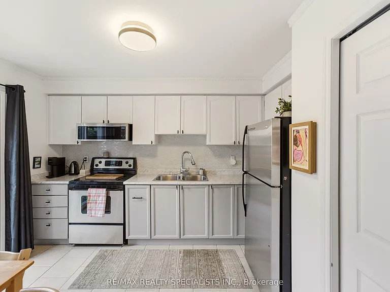 39 Pinewoods Dr #10 — Photo 6