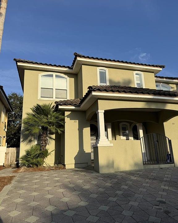 1st image of 321 La Valencia Cir