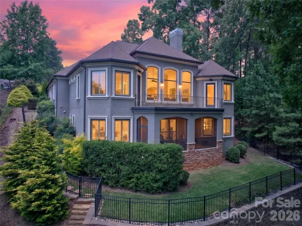 3225 Lake Pointe Dr, Belmont, NC 28012